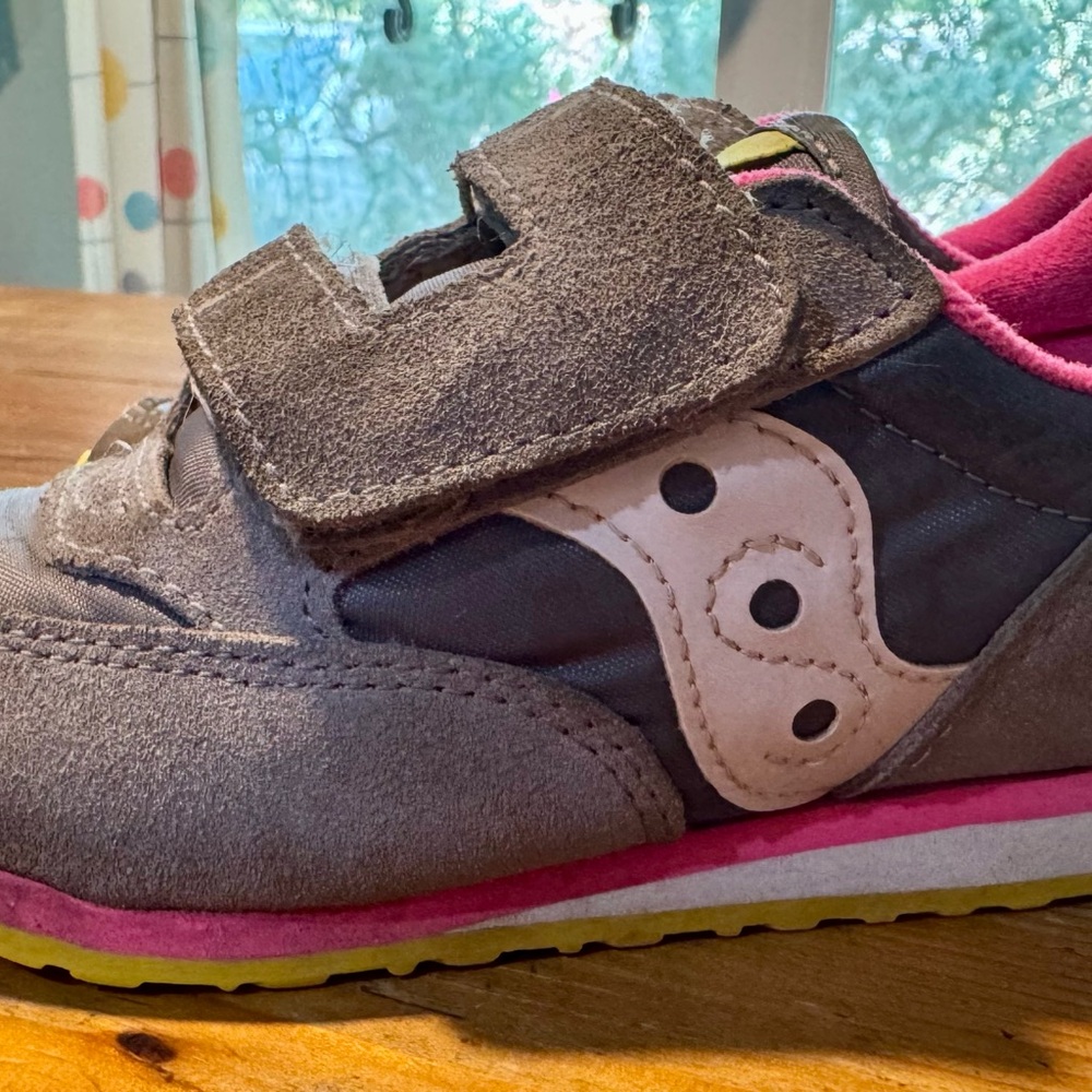 Saucony Toddler 9W Kids' Gray and Pink Sneakers